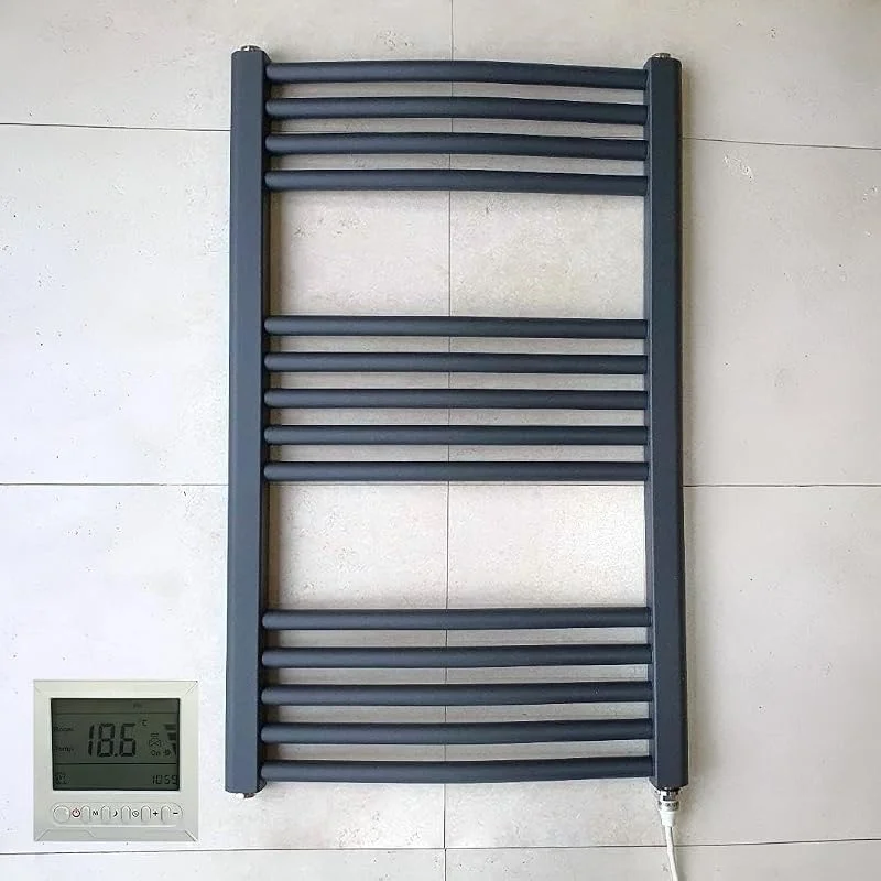 Elektrischer Handtuchhalter, beheizt, 500 W x 800 h, Anthrazit, mit Timer und Raumthermostat — Heizung Warmepumpe