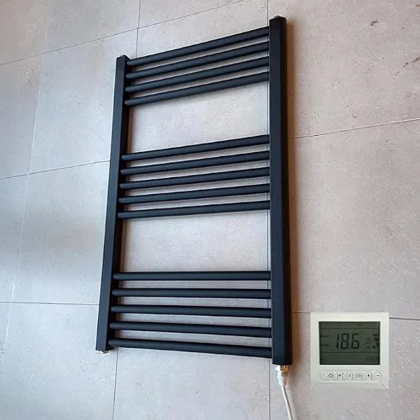 Handtuchhalter für Badezimmer, elektrisch, gerade, beheizt, 400 x 800 W, mit Timer und Raumthermostat — Heizung Warmepumpe