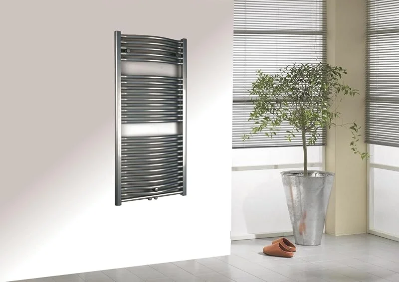 Badheizkörper München 121 cm 1034 Watt Edelstahloptik SZAGATO — Heizung Warmepumpe